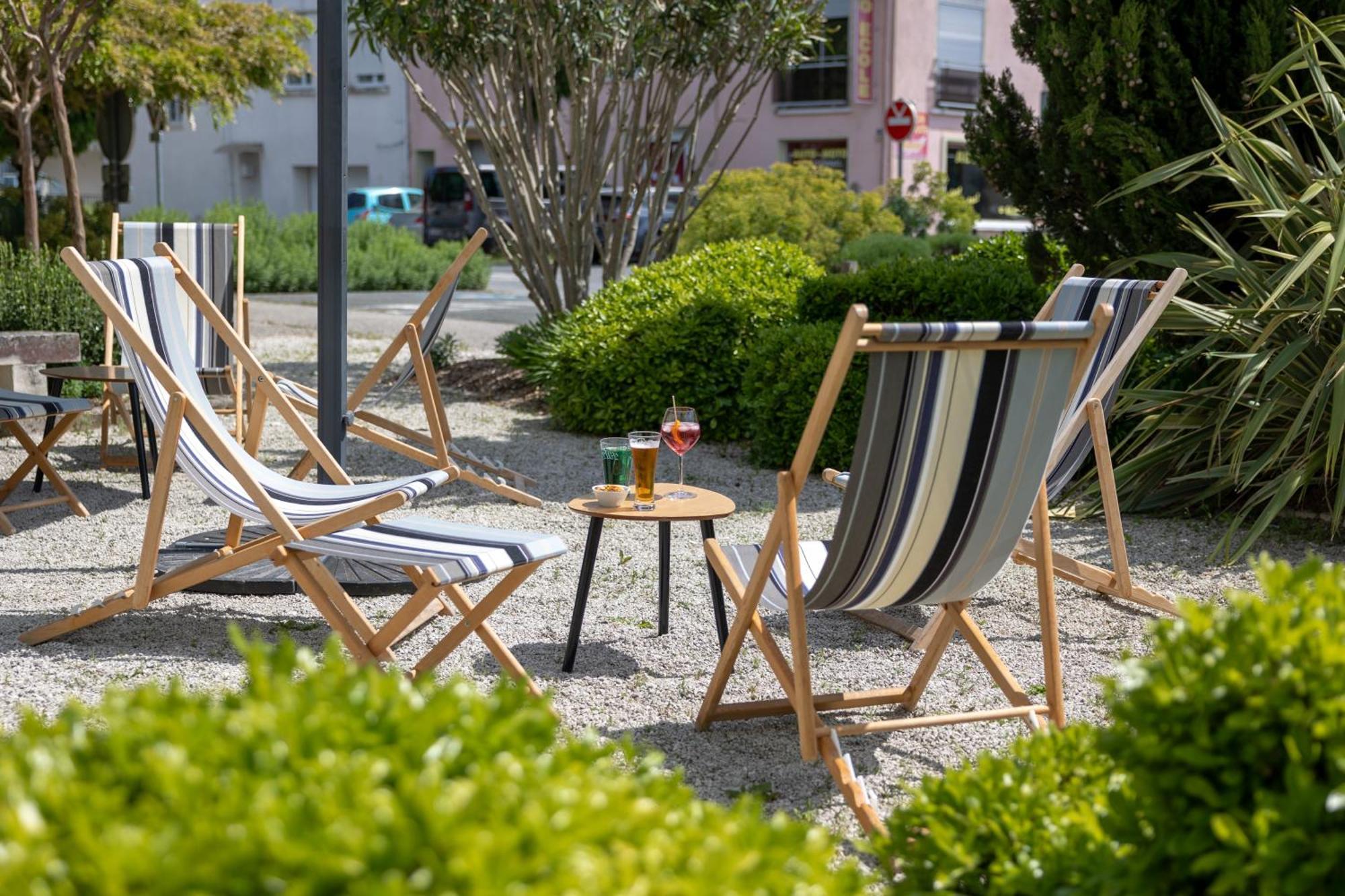 Logis Hotel Le Richelieu - Royan Atlantique Saujon Exterior photo